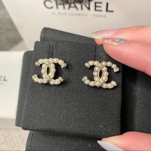 CHANEL Pearl Light Gold CC Stud Earrings